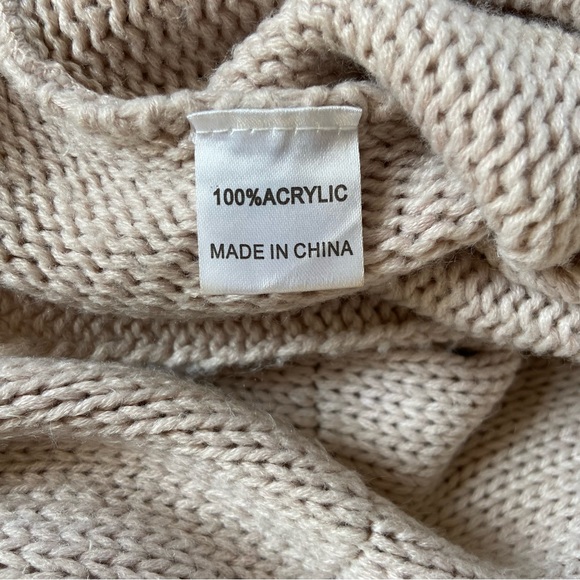 LF Seek the Label Cozy Off Shoulder Cream Long Sleeve Knit Boho Sweater Small - Picture 9 of 11